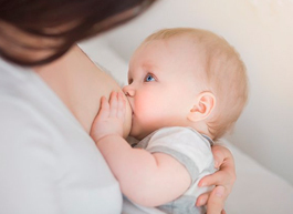 Переболевшие COVID-19 женщины могут передавать детям антитела с грудным молоком