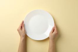 Что такое сухая голодовка и чем она опасна?