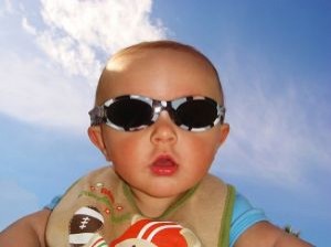 baby-in-sunglasses_21173719
